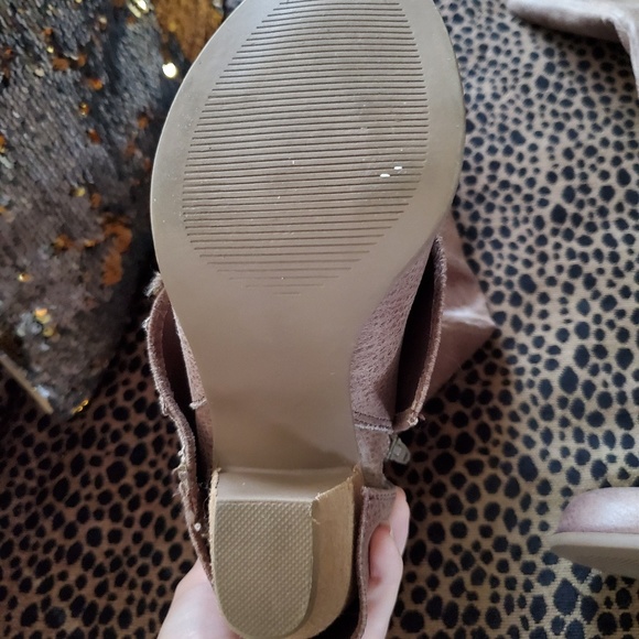 Not Rated Boots - Picture 4 of 5